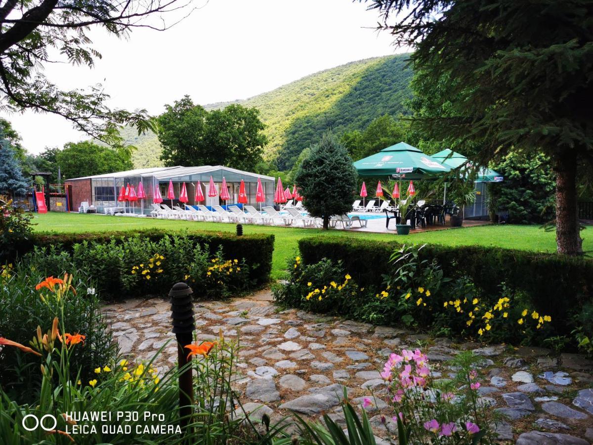 Hotel Divetsite Сливен Экстерьер фото